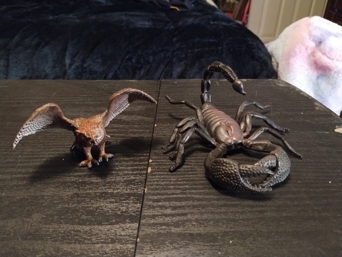 Schleich 14738 Eagle Owl Bird of Prey Rare Retired Boley Realistic Scorpion  TM04