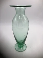 Vintage BLENKO GLASS SEA FOAM GREEN DECORATIVE hand-blown TABLE VASE 8.5"