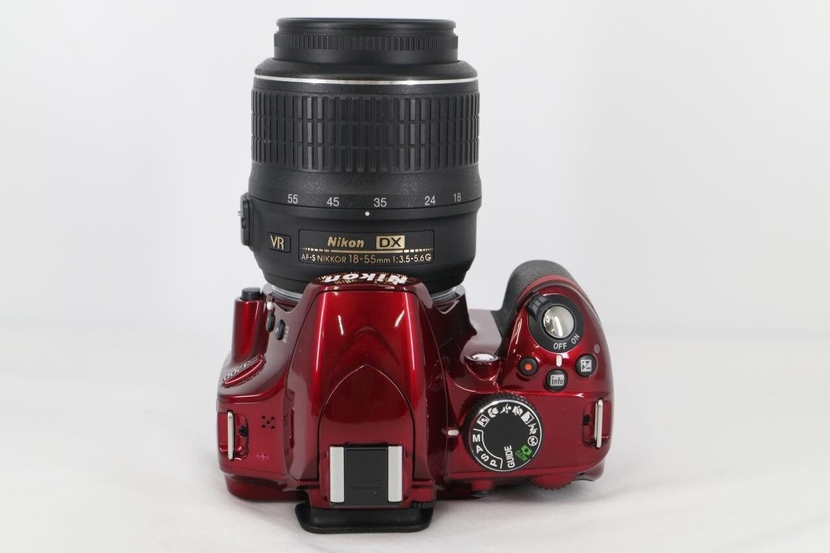 Near Mint】Nikon D3200 Red w/AF-S DX 18-55mm F/3.5-5.6 G VR