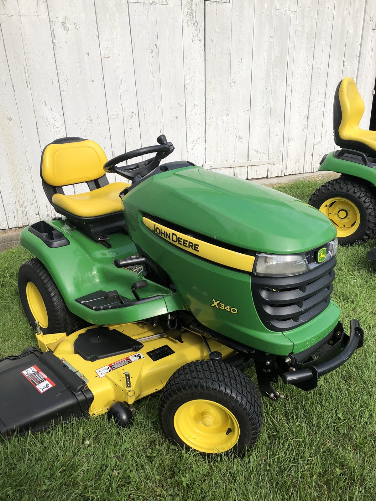 JOHN DEERE X340 LAWN MOWER TRACTOR 25HP KAWASAKI TWIN ENGINE 54” DECK