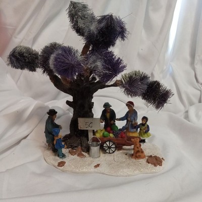Holiday Time Village Collectibles Park Scene Christmas Village Display Set. AB