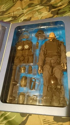 ホットトイズ•SWAT•ver2.0 Hot toys (ホットトイズ) 1/6スケールフィギュア S.W.A.T ver2.0
