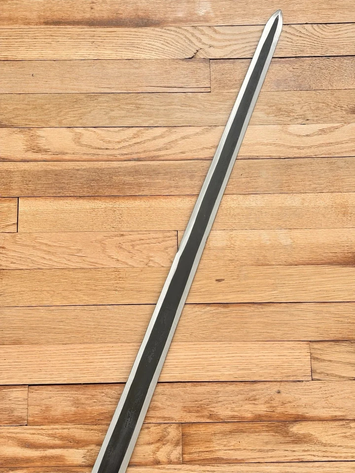 40” Rustic Broad Sword High Carbon Steel Full Tang Medieval Sharp Leather Sheath - Image 4 of 4