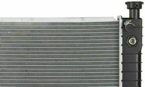 Radiador 1790 compatible con Chevy C1500 K1500 GMC C1500 K1500 V8 1996-1999 4,3 L 5,0 L Foto 4 de 4