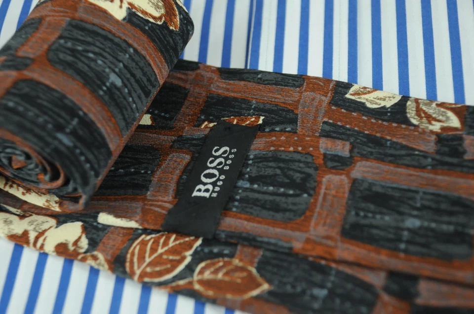 Corbata de seda estampada floral gris marrón y marfil Hugo Boss para hombre 56 x 3,75 pulgadas Foto 4 de 4