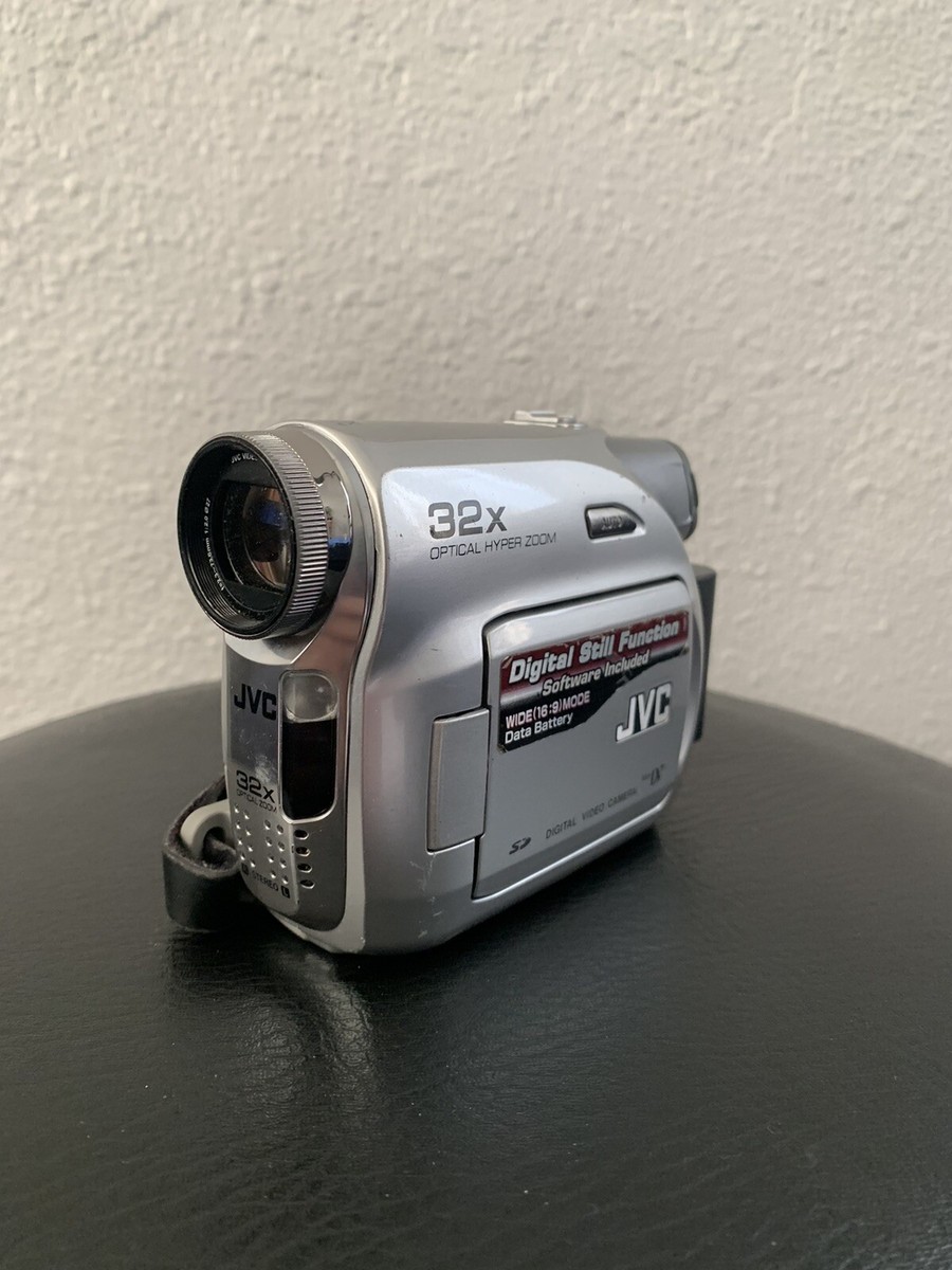 JVC GR-D372U Digital Video Camera Mini DV 32x Optical Hyper Zoom