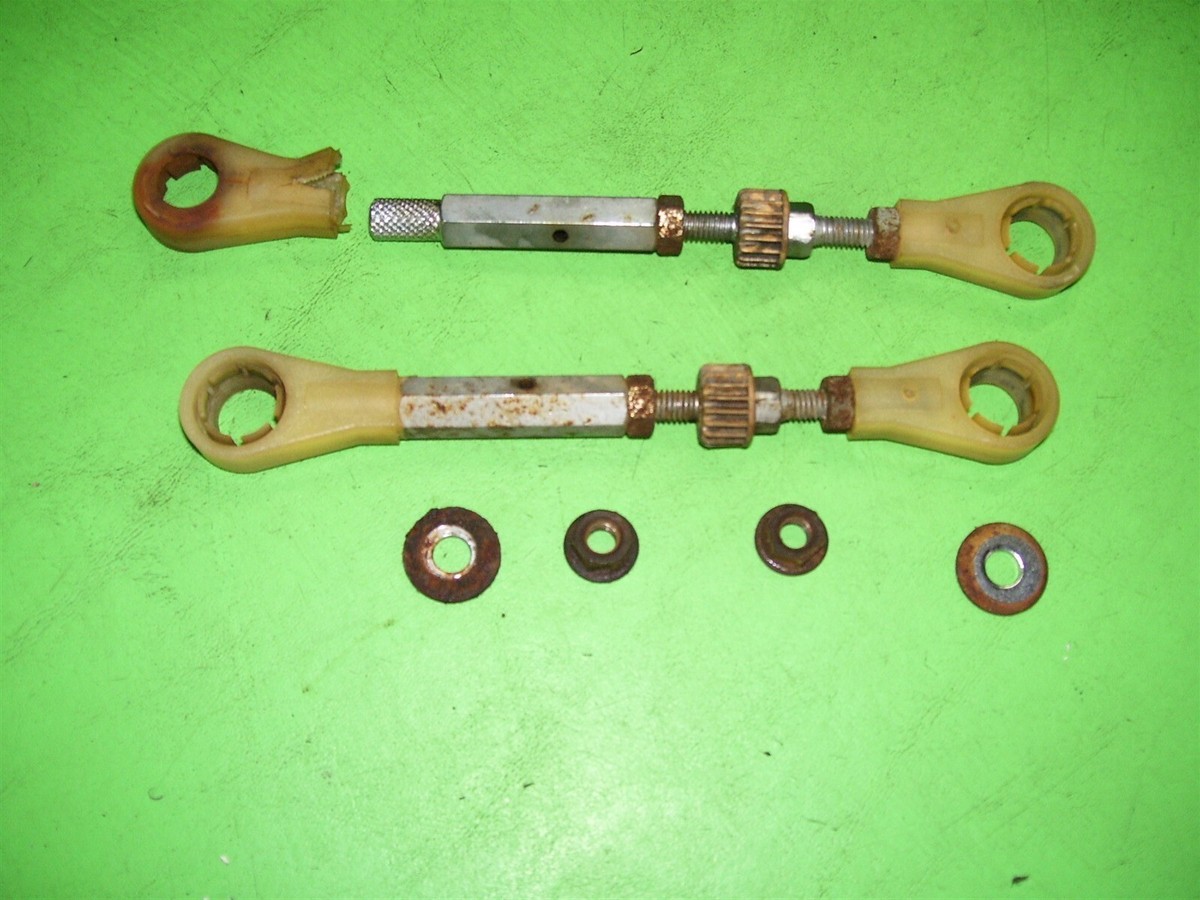 B　0218 DAMAGED 85 300ZX Z31 2+0 Turbo Headlight Headlamp Actuator Linkage