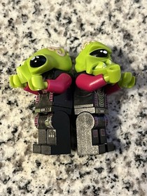 LEGO Alien Trooper & Alien Pilot Minifigure Alien Conquest 7066 7051 853301