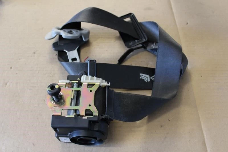 Jaguar XJ8L 2006 lado del pasajero derecho cinturón de seguridad delantero paloma gris moldura LHJ Foto 2 de 4