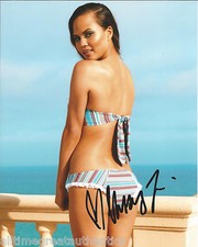 CHRISSY TEIGEN SIGNED SPORTS ILLUSTRATED 8X10 PHOTO SI SWIMSUIT MODEL w/COA