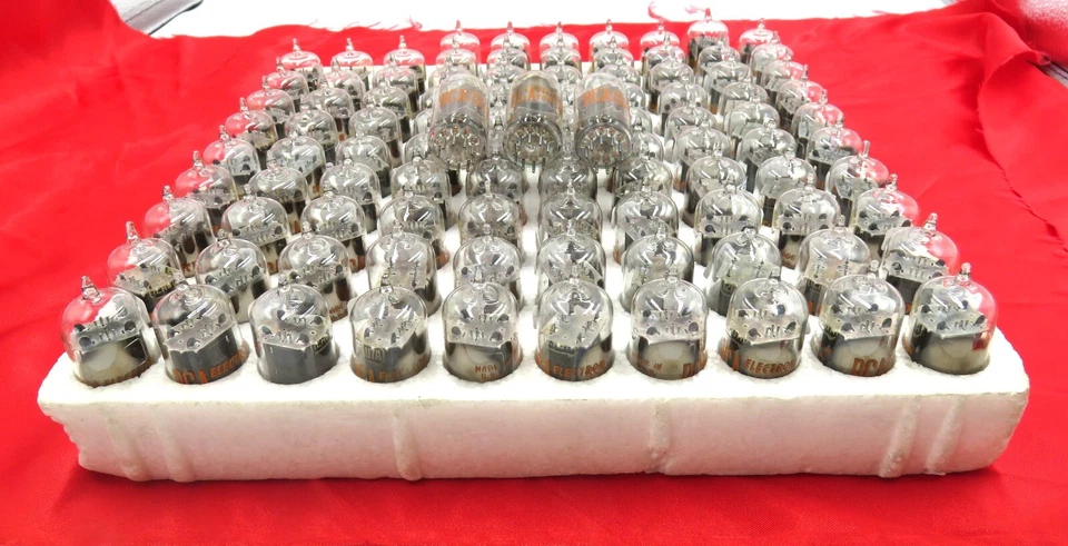 De colección 1962 NOS RCA techo transparente 12AU7A grado platino ~ par combinado ~ tubos nuevos Foto 3 de 4