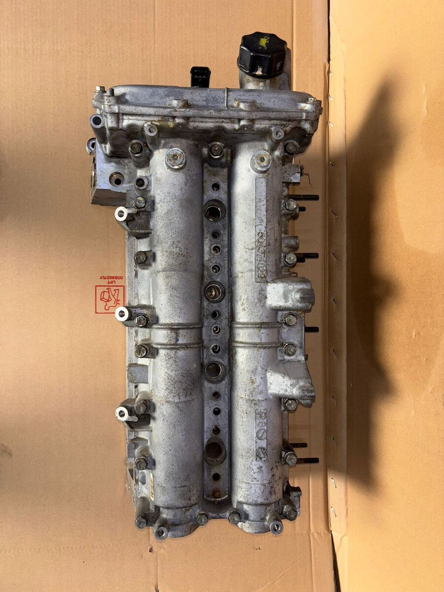 Mitsubishi Fuso Canter 3.0 4P10 Complete Cylinder Head 2010 Mitsubishi Fuso Canter 3.0 4P10 Complete Cylinder Head 2010