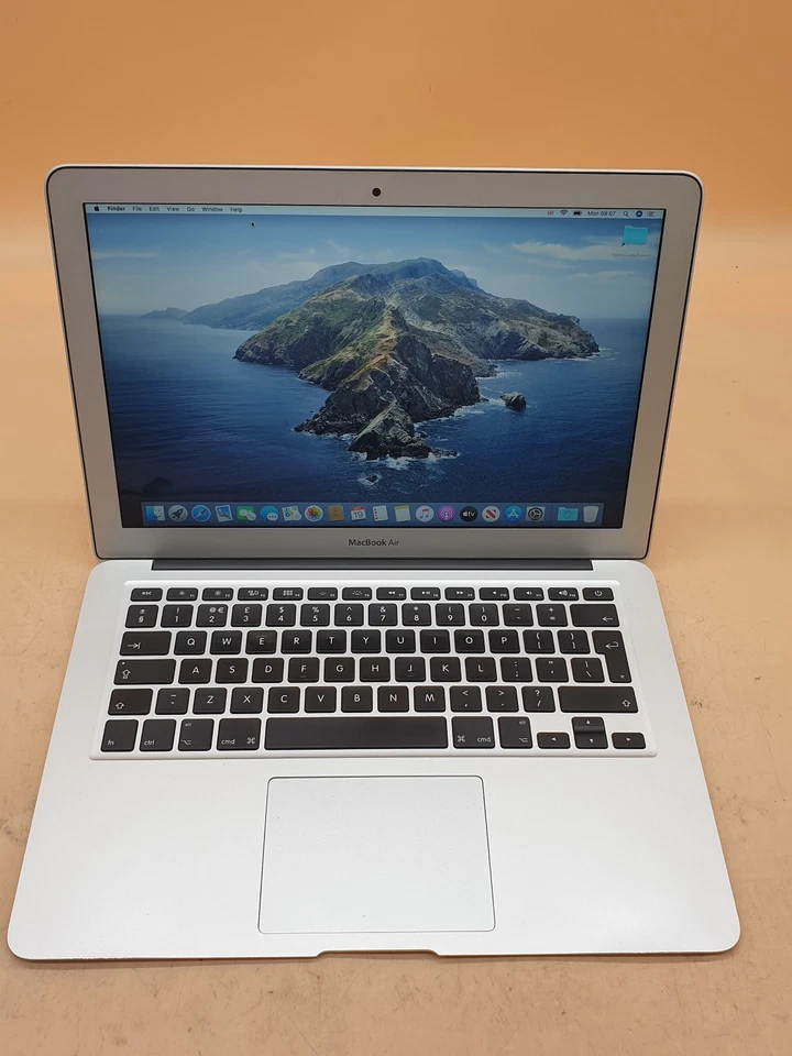 Apple MacBook Air 13" 2012 · i5 · 8GB · 256GB, photo 1 of 5