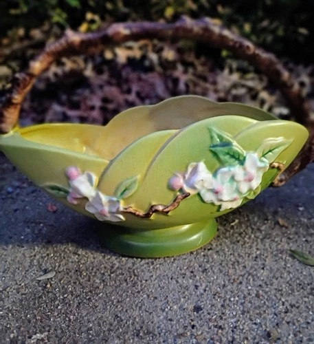 Vintage 1940's Roseville USA   Apple Blossom Decorative Basket 310-10 ; Green