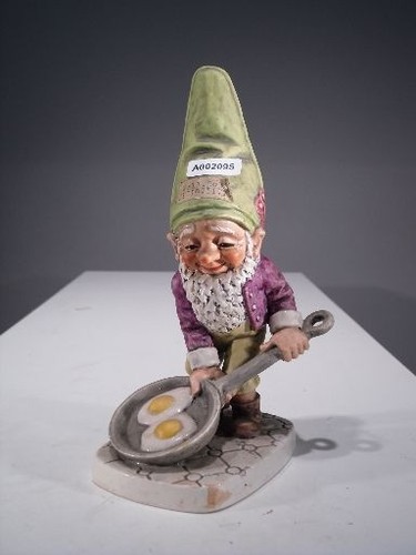 +# A002095 Goebel Archiv Muster Co-Boy Zwerg Dwarf kocht Spiegelei 17-503 Plombe - Picture 1 of 1