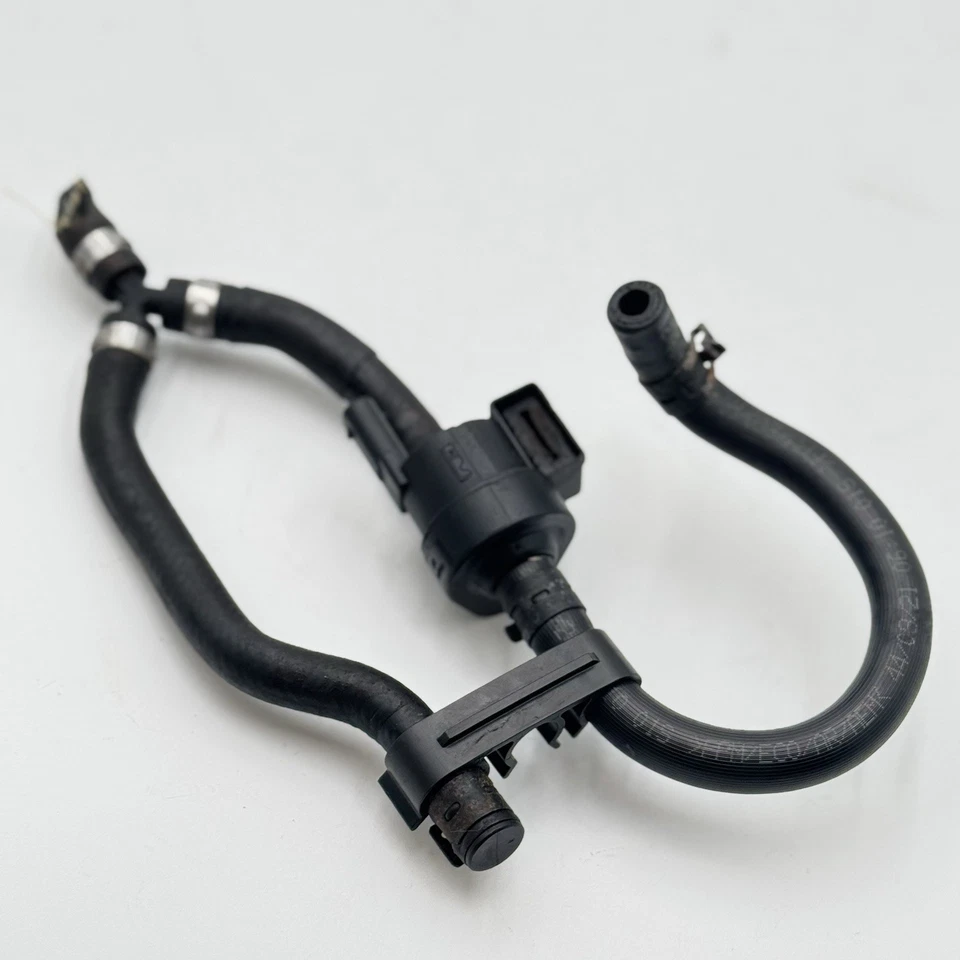 Audi A5 2009 cupé 3,2 L EVAP válvula de purga tubo de línea 06H906517AB fabricante original Foto 3 de 4