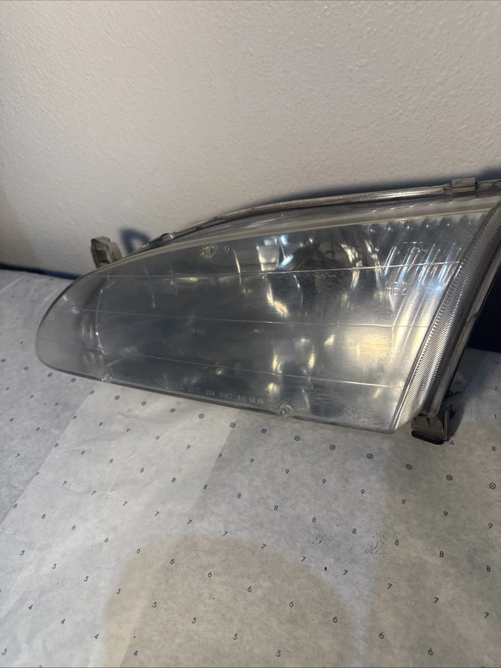 Headlight Assembly 98-00 Toyota Corolla - Image 3 of 4