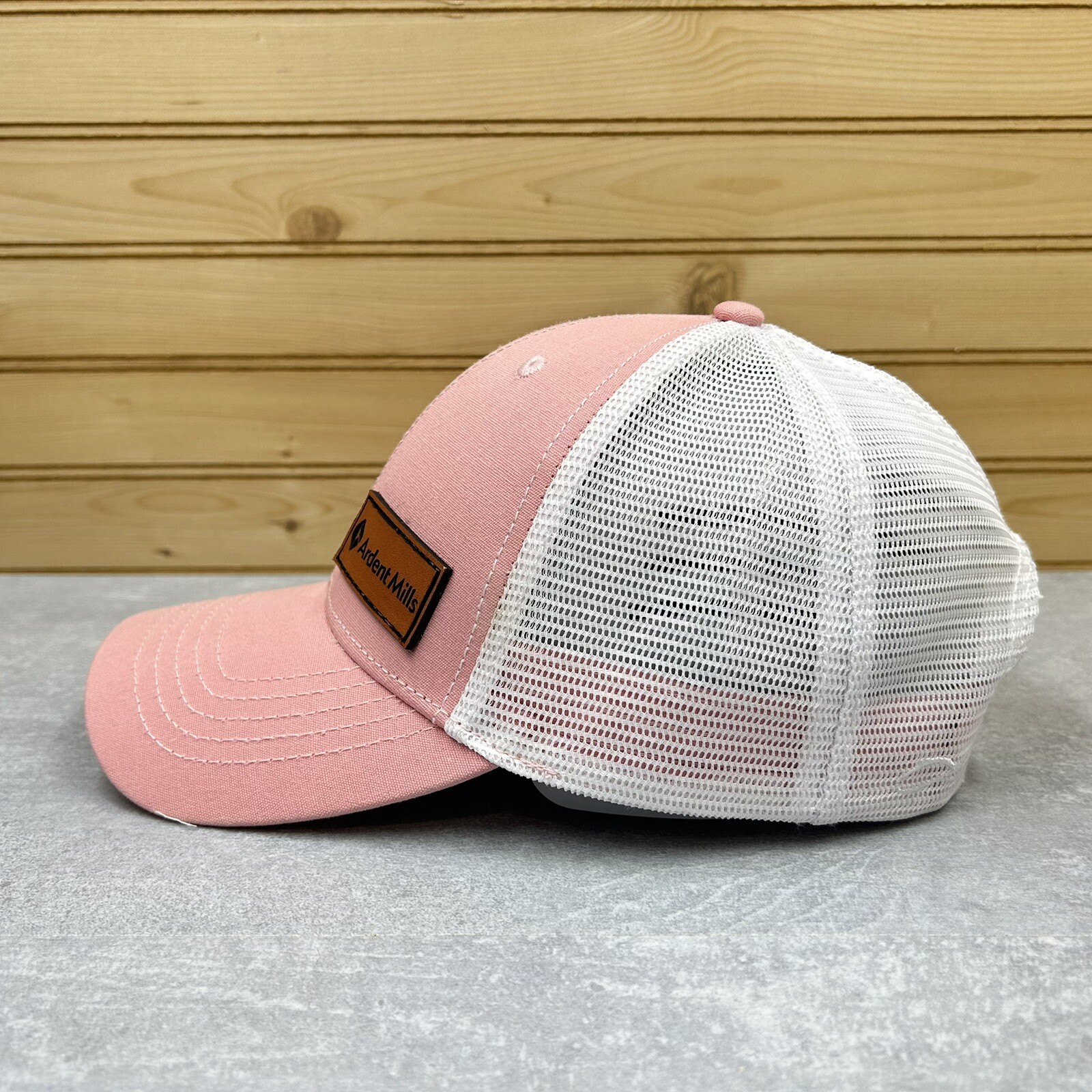 PONY Cappello camionista donna Ardent Mills berretto da ballo SNAPBACK rosa bianco rete schiena coda di cavallo