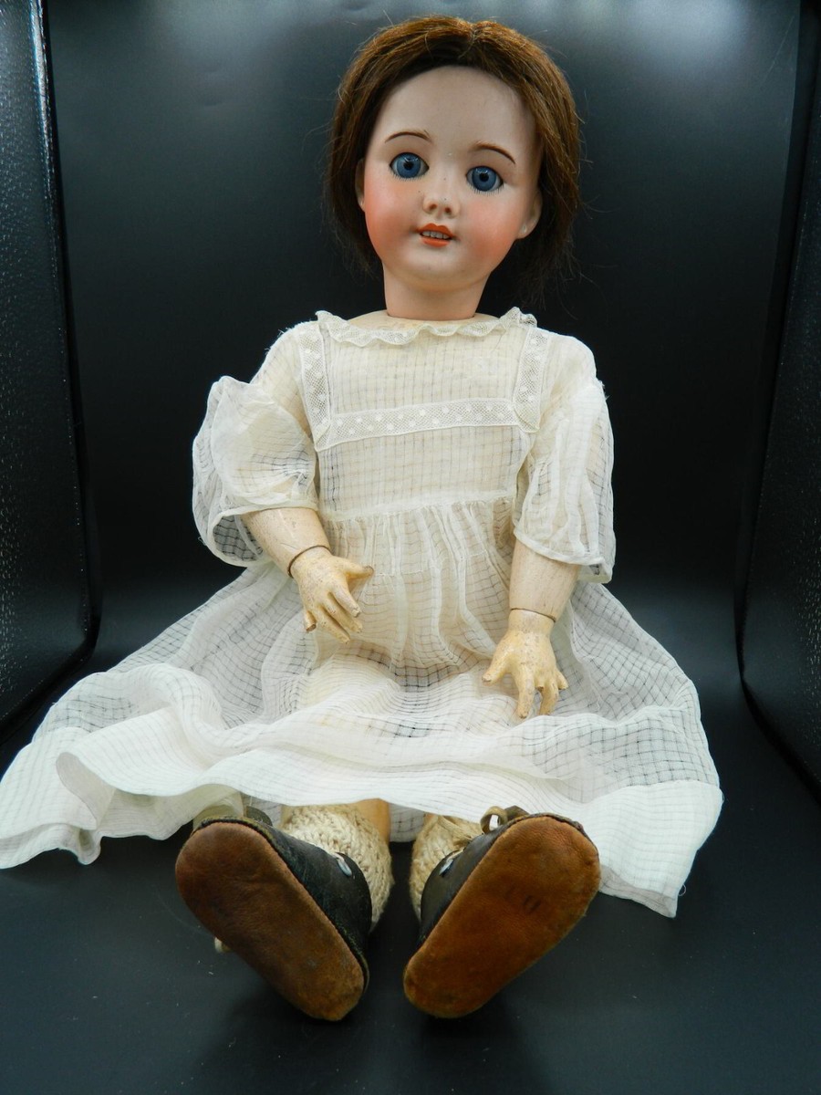 Ancienne poupée avec tête en biscuit H et corps composite 39