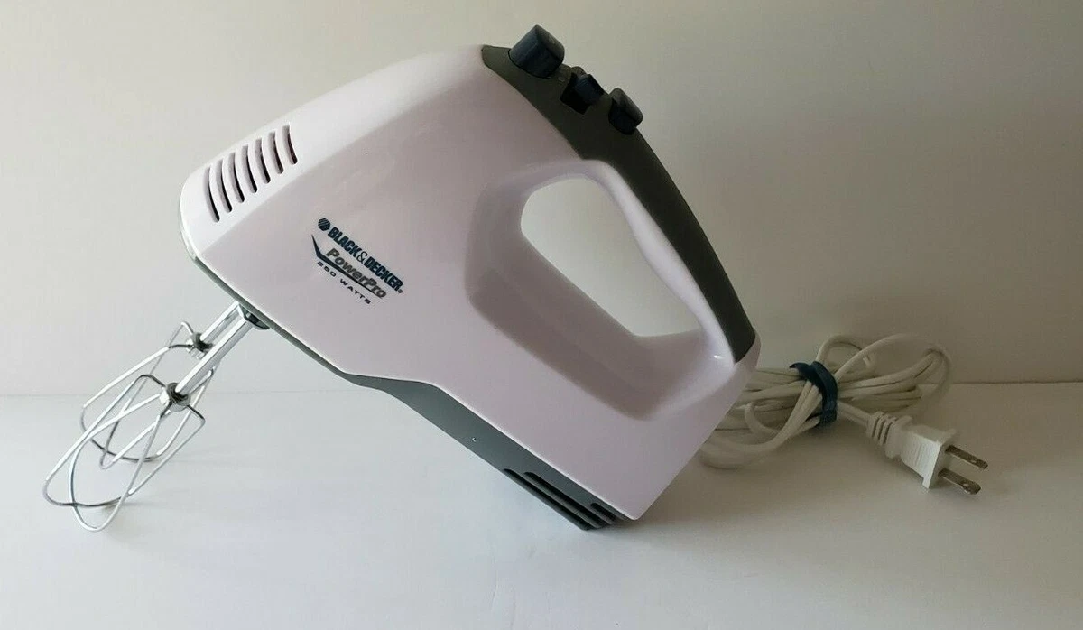 Black & Decker MX300 Power Pro Hand Mixer 5 Speed 2 Beaters EUC