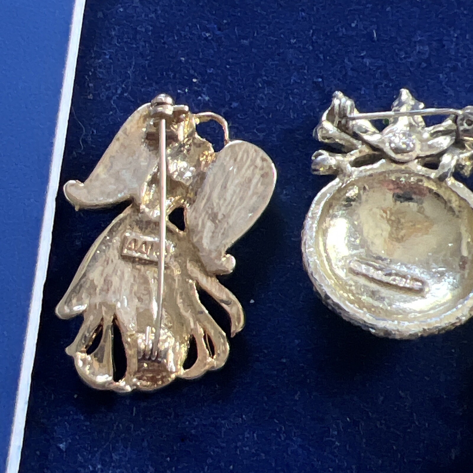 Assorted Brooches Missing Enamel Or Rhinestones M… - image 19