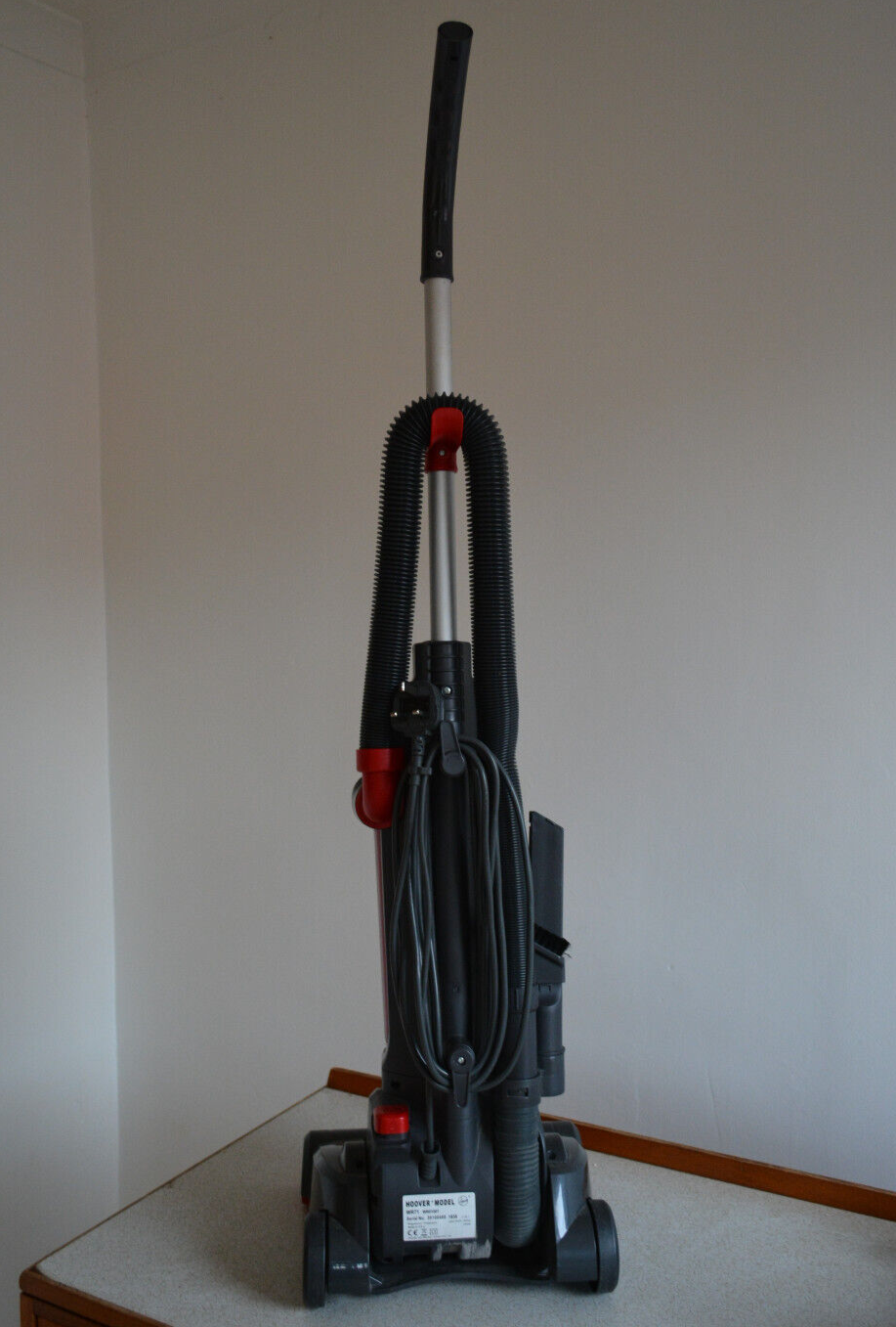 Hoover WR71 WR01 2.5 L 750 W Whirlwind Bagless Upright Vacuum Cleaner