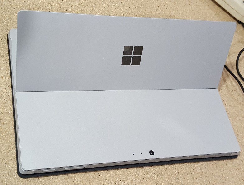 Microsoft Surface Pro 5 - (8 GB RAM, 128GB, Intel Core i5 Wi-Fi