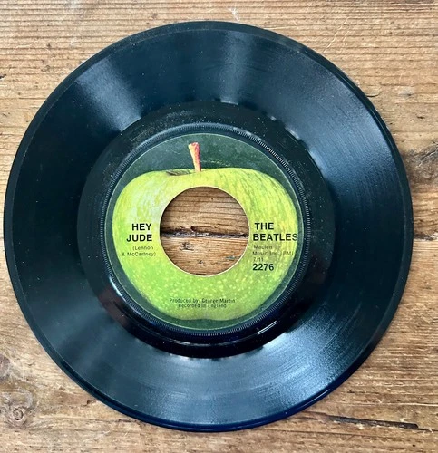 Original Pressing BEATLES Apple 45 "Hey Jude/Revolution" w/Label Variant!
