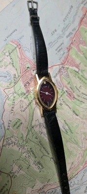 Vintage Timex Womens Watch 18mm Manual Wind Gold Tone Teardrop Red Dial