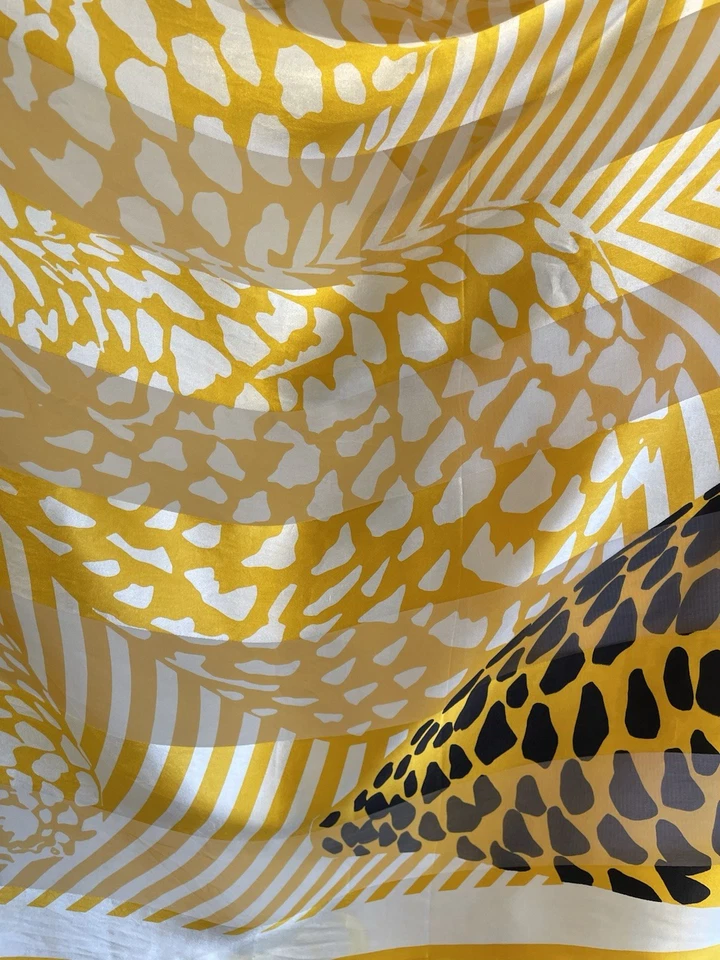 H75# Bufanda de Seda Valentino Amarillo Estampado Animal Rayas Hecha en Italia De Colección Foto 4 de 4