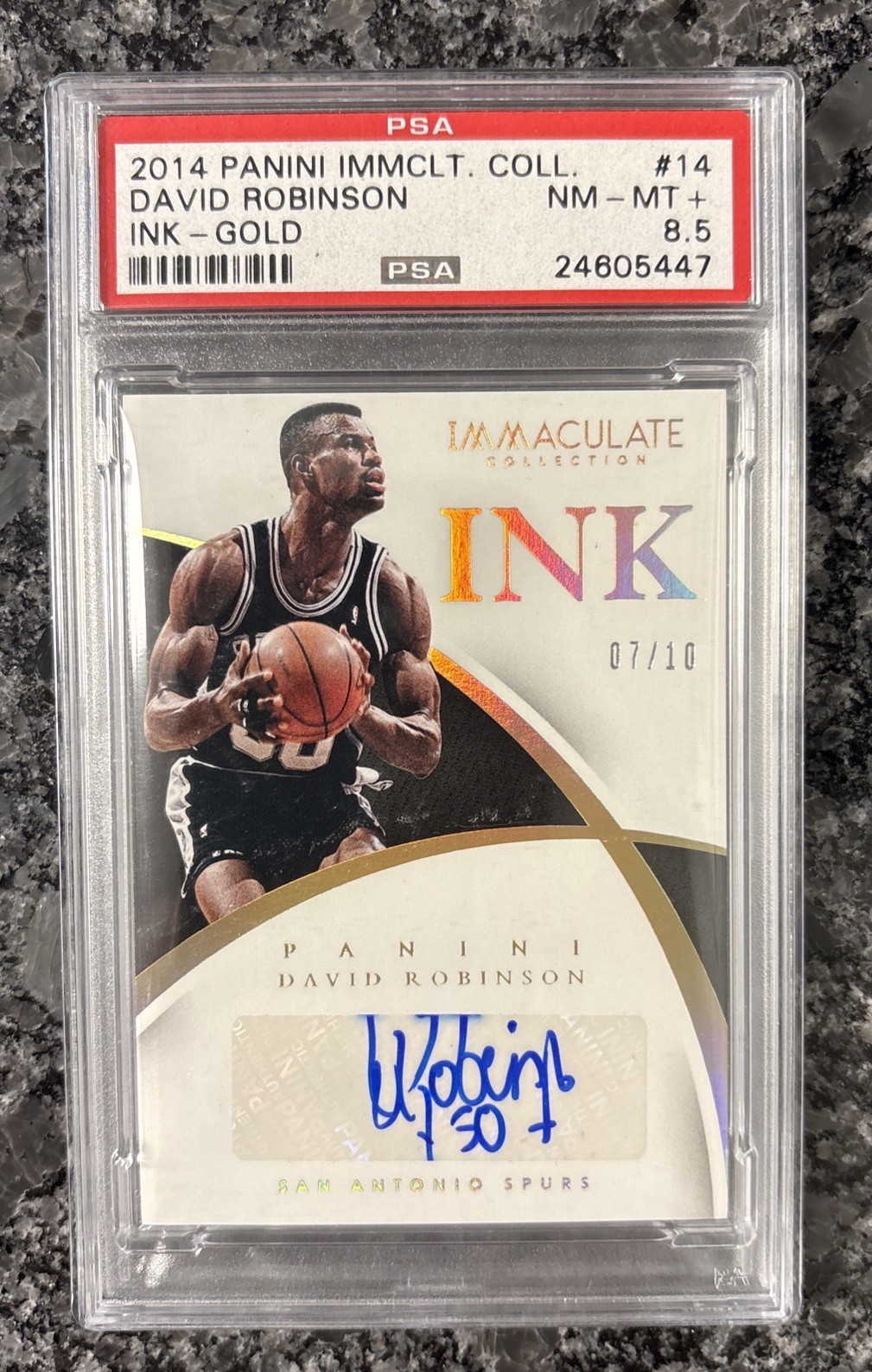 2014 Panini Immaculate Ink Gold #14 David Robinson HOF AUTO #d/10 PSA 8.5 NM-MT+ view 3