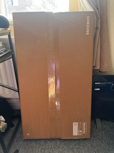 Samsung ViewFinity S7 32" 4K Ultra HD Monitor Black - Picture 4 of 7