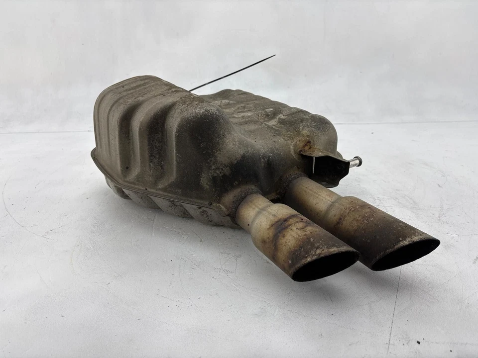 Silenciador de escape trasero izquierdo Audi A4 A5 2009-2013 2,0 L OEM Foto 3 de 4