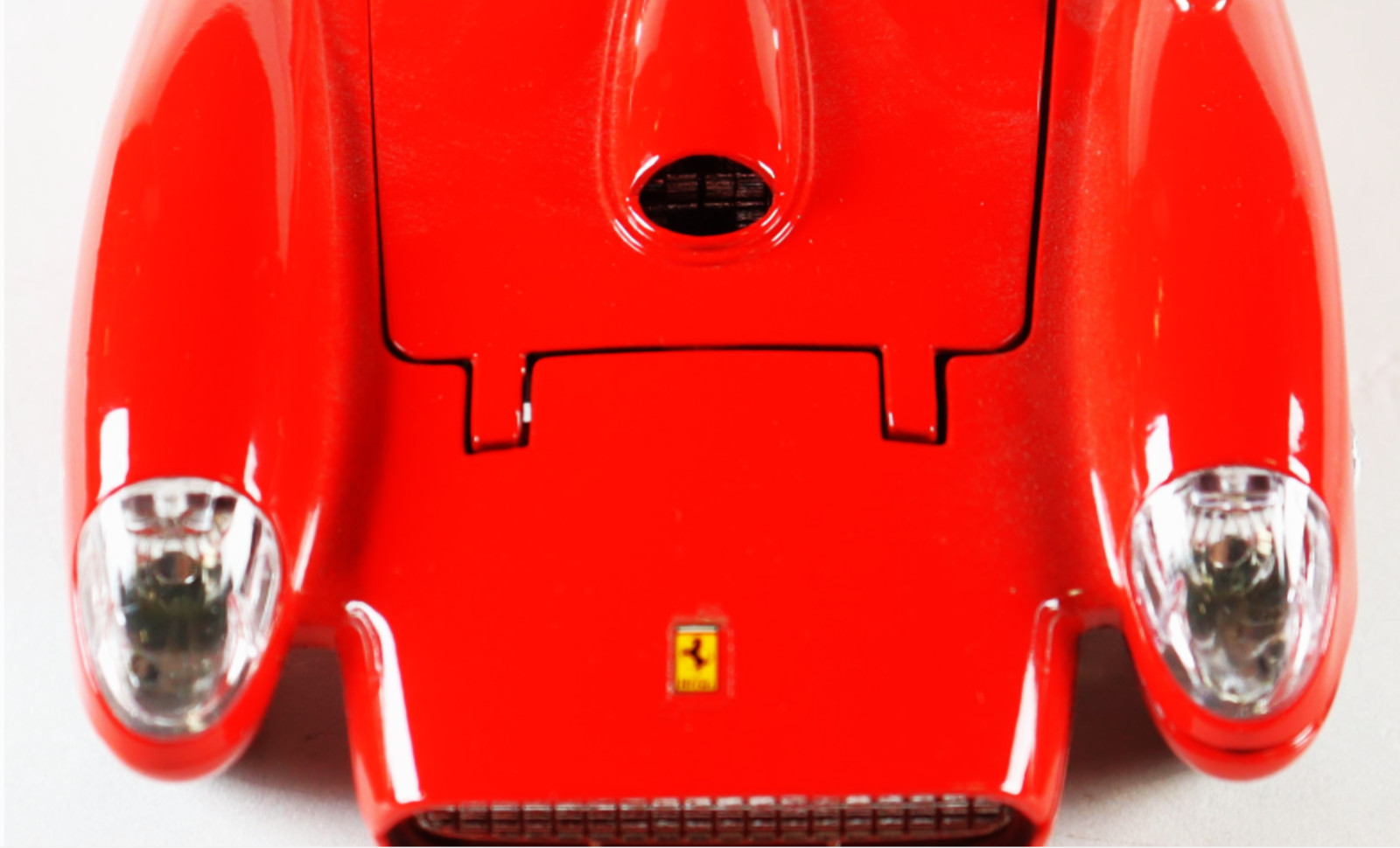 Ferrari Race Car w/Spoke Wheels & 12Cyl. Engine Custom Metal Body1:18SCALE MODEL