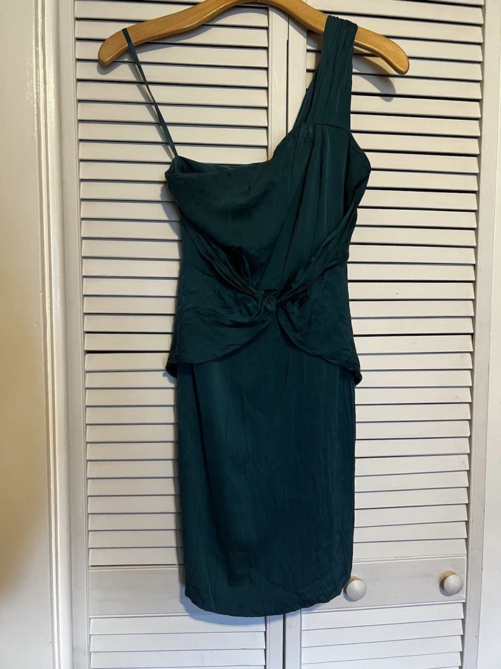 Vestido para mujer BANANA REPUBLIC talla 4 ceñido al cuerpo un hombro SEDA elástico verde Foto 2 de 4
