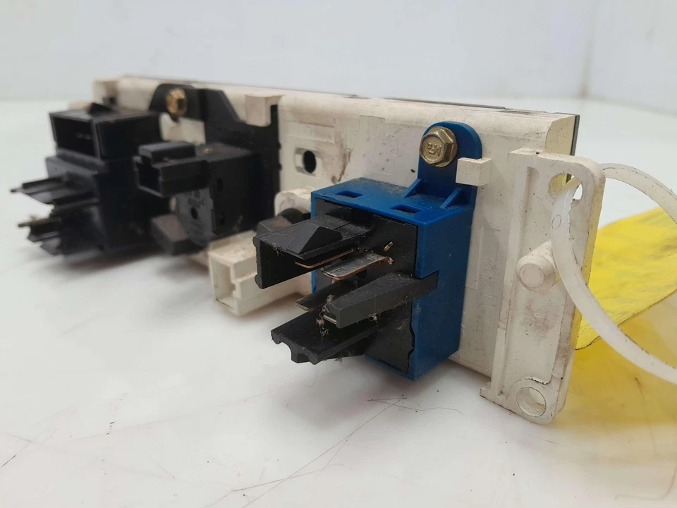 95 - 97 Mazda B2300 B3000 B4000 Temperature Controls OEM ZZM061X14A - Image 4 of 4