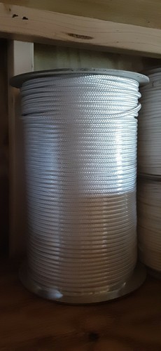 3/16" x 700 ft. Smooth Braid MFP Anchor/Camp/ Utility Rope Spool. White. - 第 3/3 張圖片