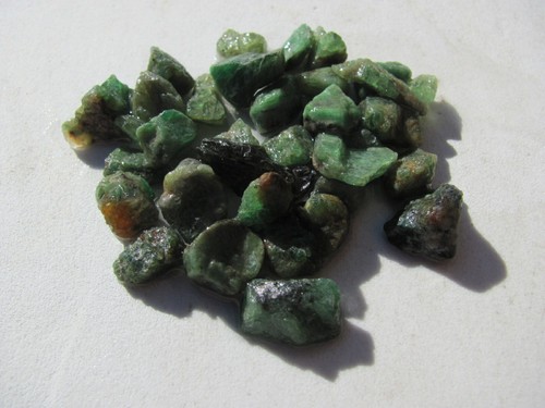 FANTÁSTICO lote. Cristales de granate Tsavorite/Tanzania 89 quilates - Imagen 5 de 6