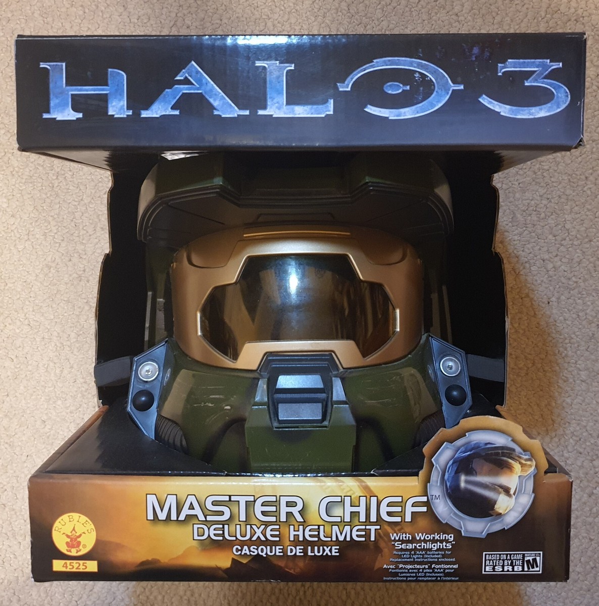 HALO マスターチーフ デラックス ヘルメット Amazon.com: Master Chief Deluxe Helmet with Stand- Helmet