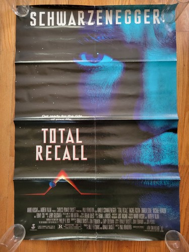 Poster Total Recall – Arnold Schwarzenegger Sur Sa Moto – Déco Ciné