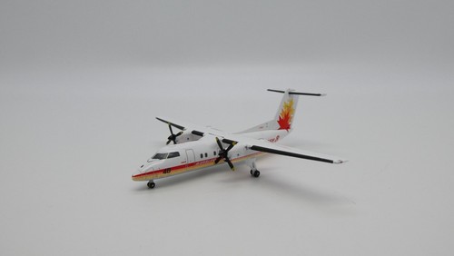 De Havilland Canada Dash8-Q100 Reg: C-GGPJ JC Wings 1:400 Diecast LH4293 (E+) - Picture 4 of 7