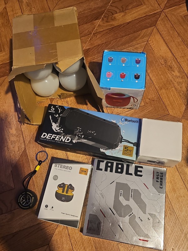 Electronic Bundle 6 Items & 1 Key Tire Chain