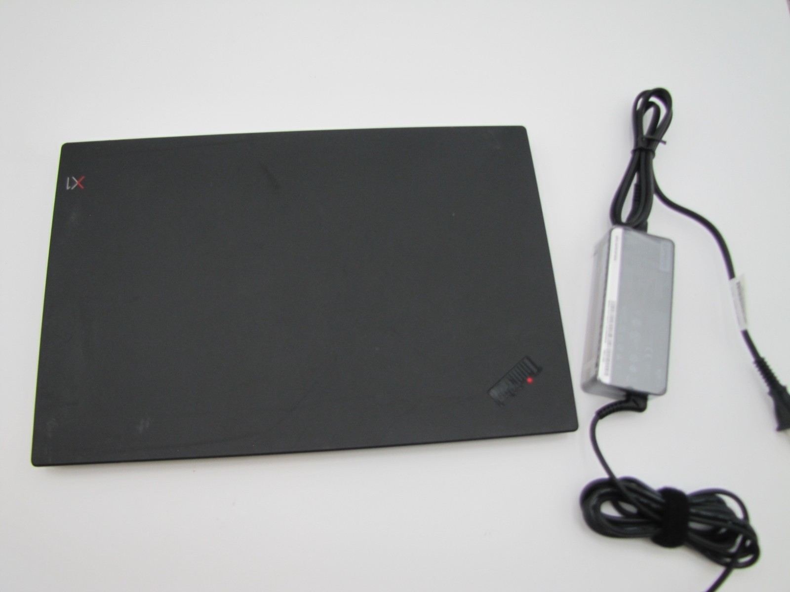 Lenovo X1 Carbon 7th Gen, 14-Inch Laptop, with i7-8665U, Windows 11 Pro