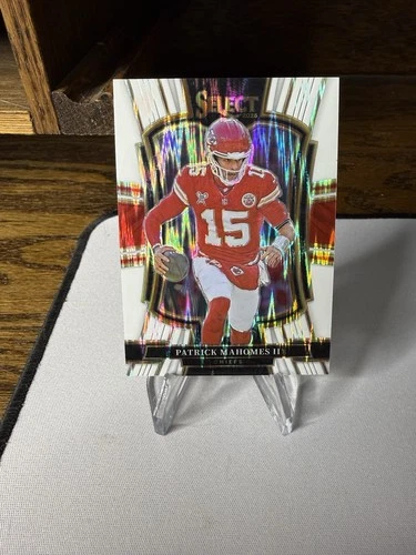 2025 Select - Patrick Mahomes II #107 Premier Level White Shock /799 - Chiefs