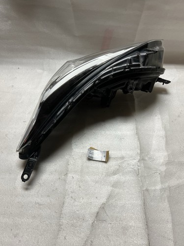 Driver Side Halogen Headlight For 2018-2021 Subaru Crosstrek & Impreza - Includes Bulbs 4 thumbnail image
