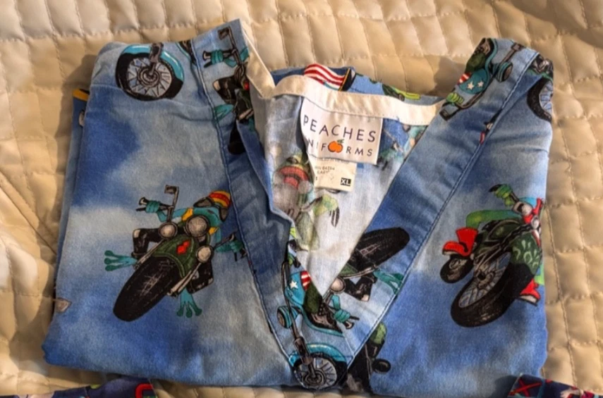 Blusa Médica Peaches Talla XL Azul Motocicleta Cerdos (Ranas) Foto 4 de 4