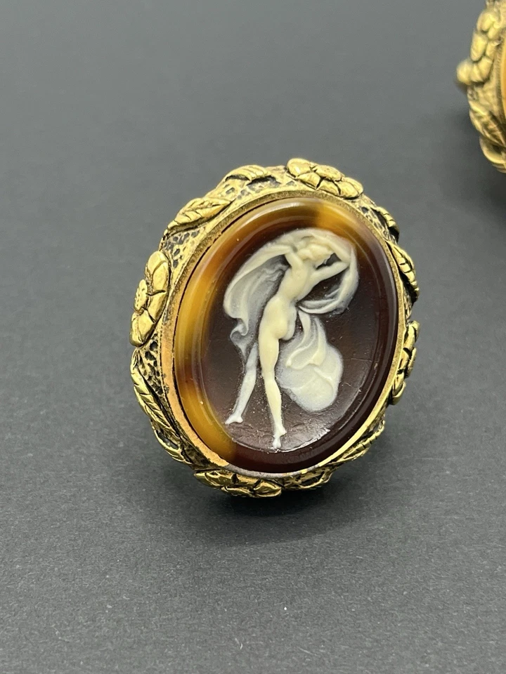 Gemelos de colección para hombre desnuda dama marrón obra maestra museo bisutería Foto 2 de 4