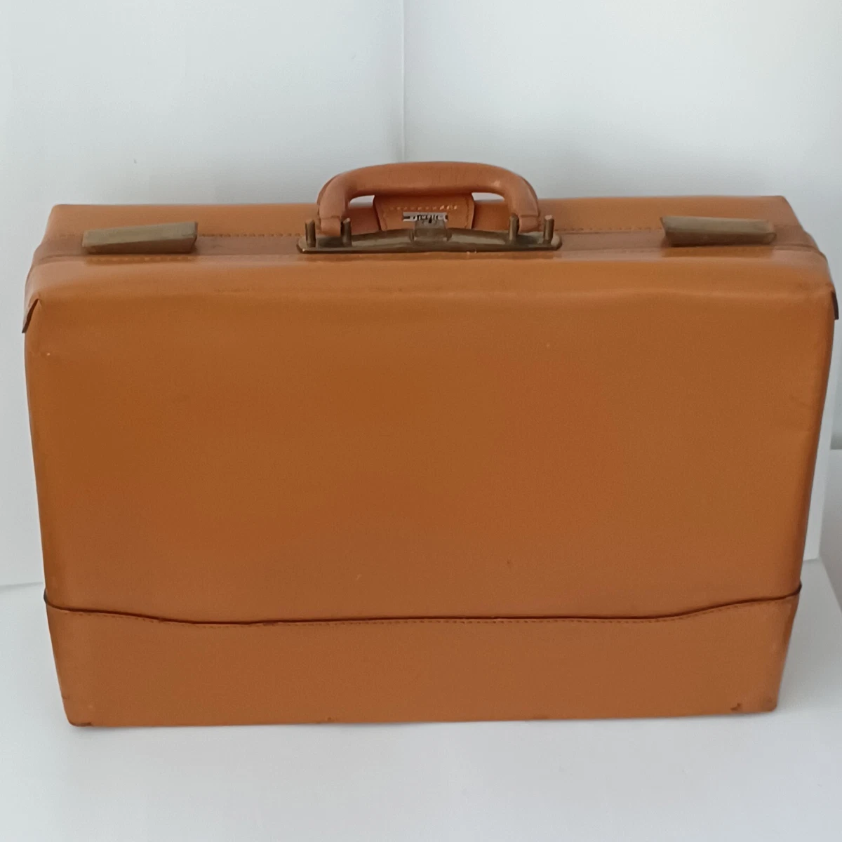 Vintage DIONITE LUGGAGE BY LEVIS Genuine Leather Attach Briefcase