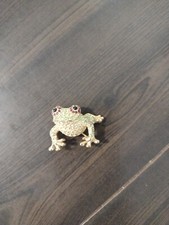 frog pin