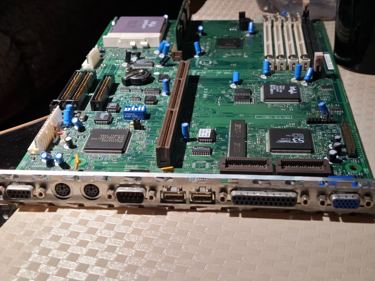IBM MB PC 330 SERIES TYPE 6577 Board 60H9020 Socket 7+CPU+256KB L2